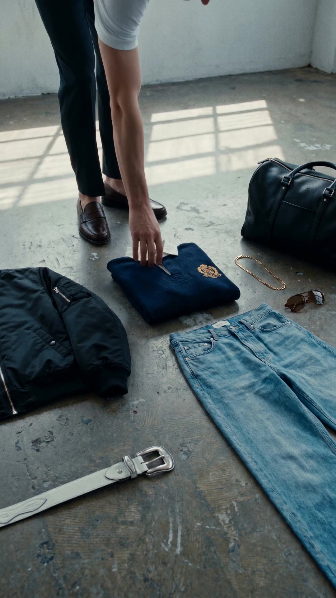 Low-Angle Pick-Up Long Take, 10s